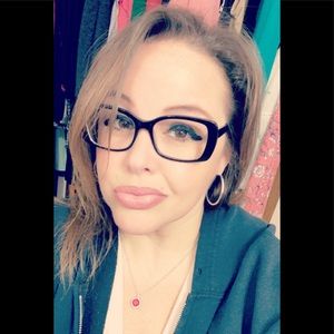 Meet your Posher, Carie